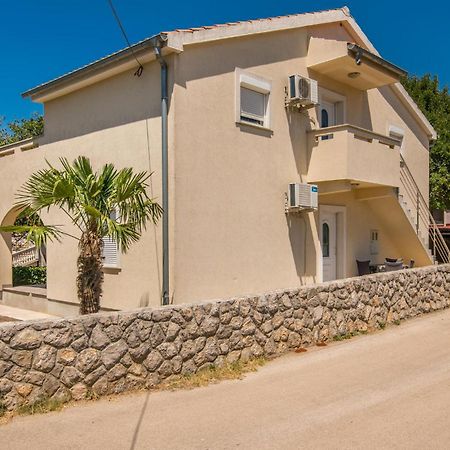 Cozy Apartment In Malinska Dubasnica With Wifi 외부 사진