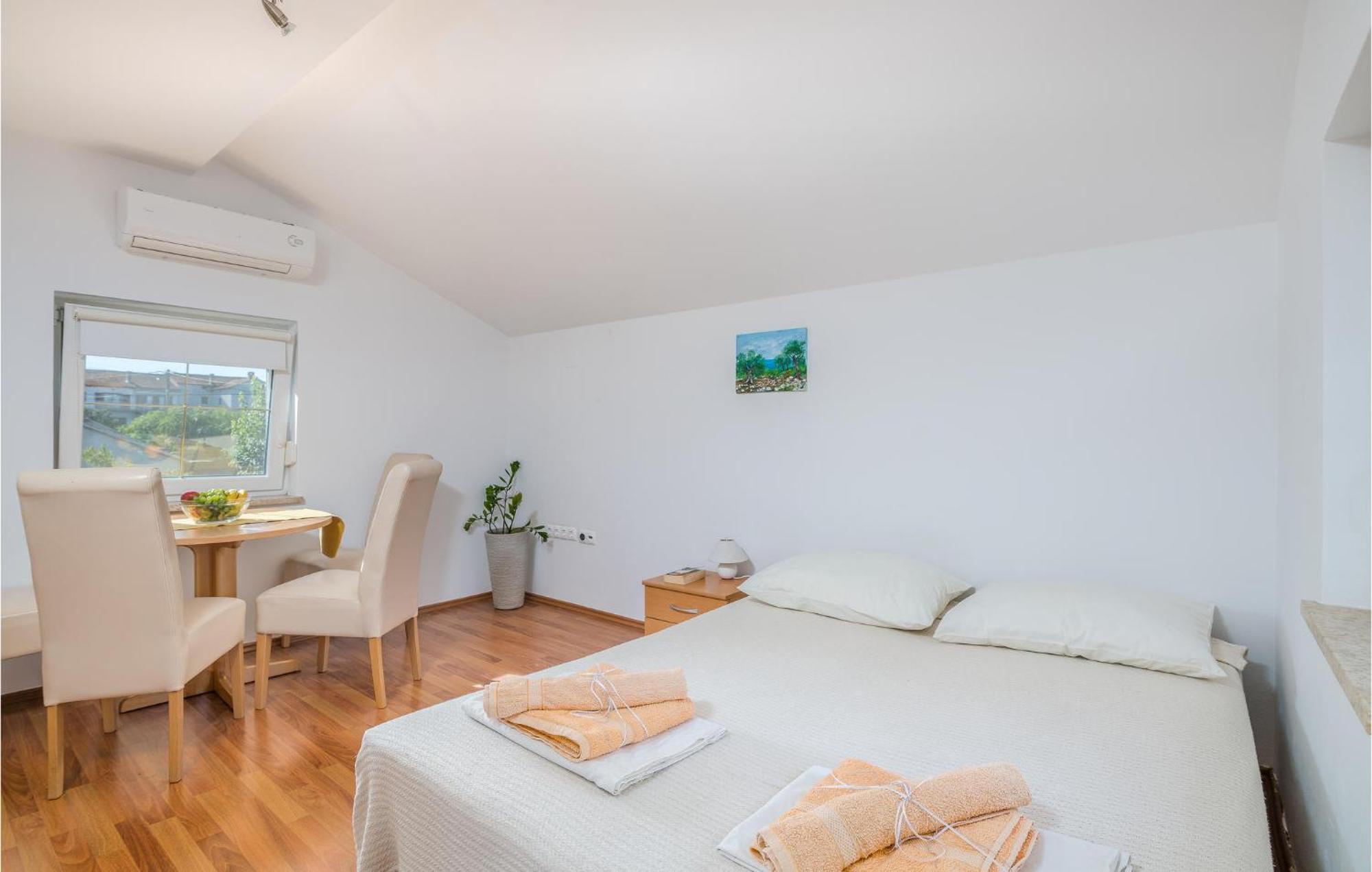 Cozy Apartment In Malinska Dubasnica With Wifi 외부 사진